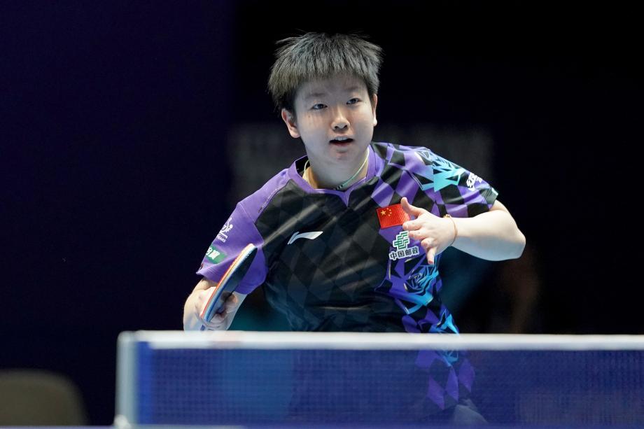 开云官方网站-孙颖莎王曼昱王艺迪各拿一分 中国3-0进女团四强